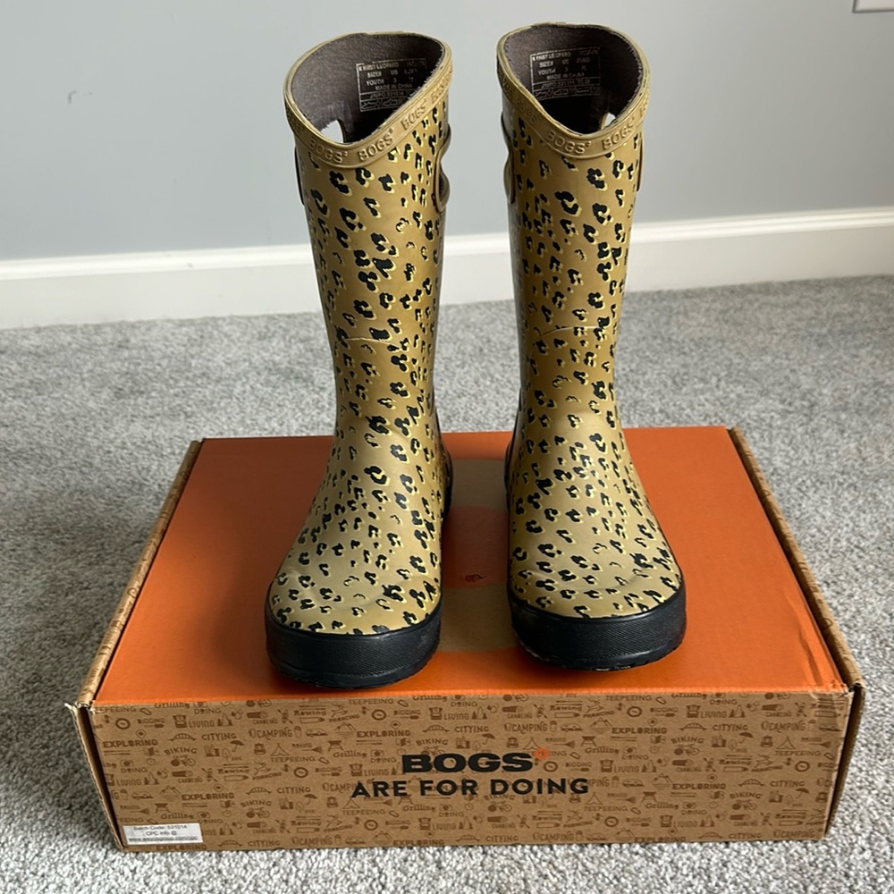 BOGS leopard print rain boots